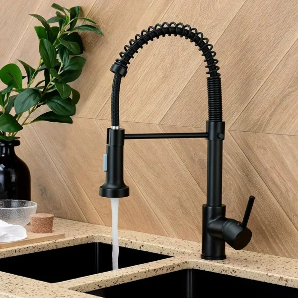 Matte Black Kitchen Faucet Single Handle Pull Down Spring Mixer Tap Hot and Cold Deck Mounted Kitchen Sink Tap